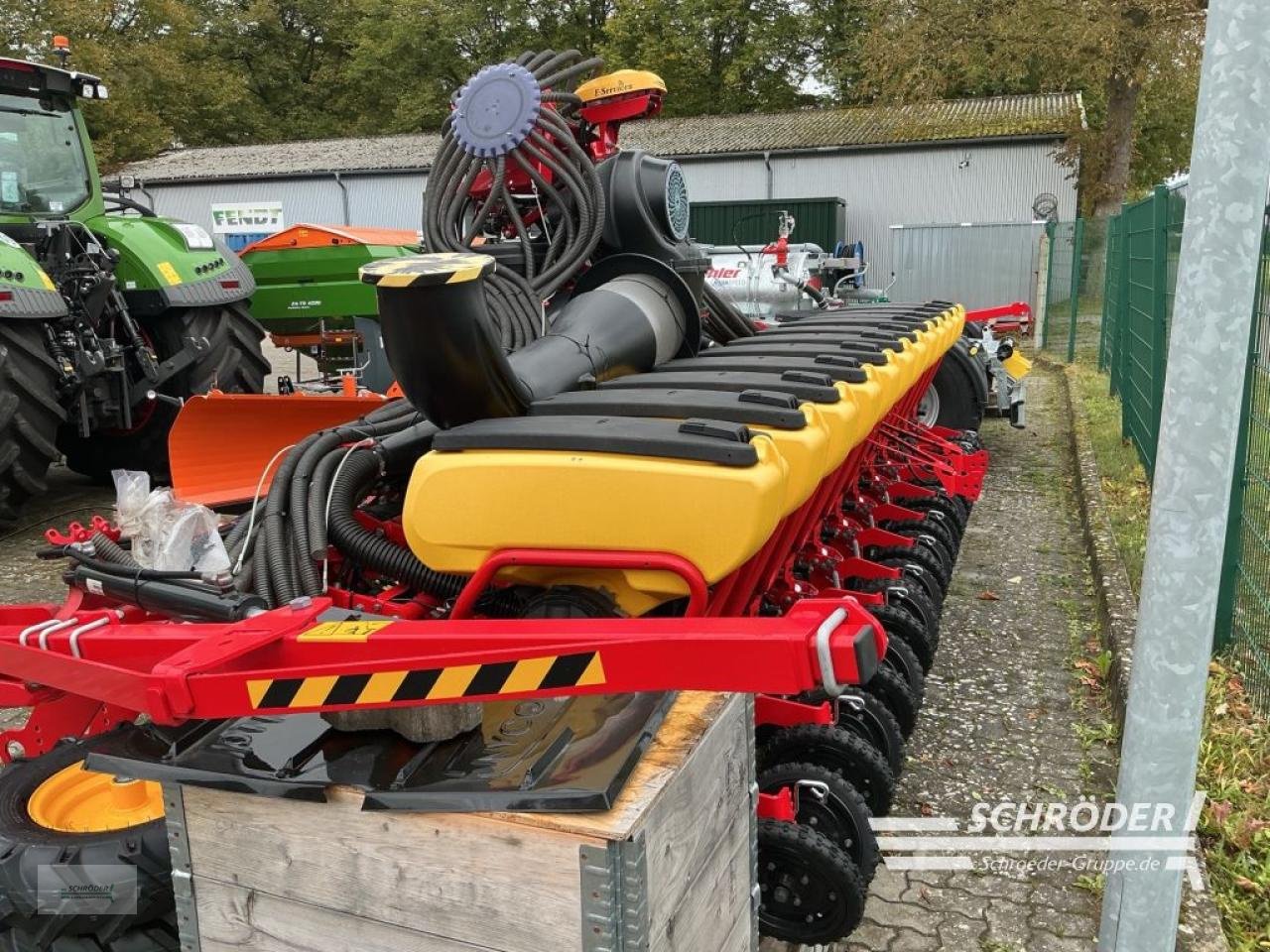 Einzelkornsägerät of the type Väderstad NEUMASCHINE | TEMPO V TPV 12 + FH 2200, Neumaschine in Friedland (Picture 3)
